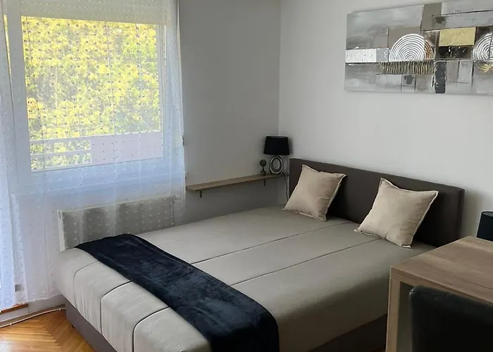 Grbavica With Parking * ノヴィ・サド